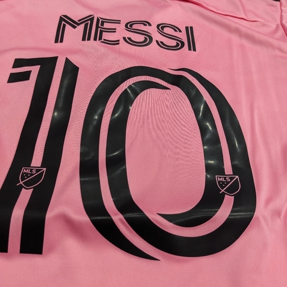 Inter Miami Messi #10 Adidas Jersey & Shorts Kit - Picture 3 of 11